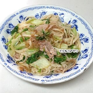 白菜とお肉✨しょうが入りの焼きうどん☘️